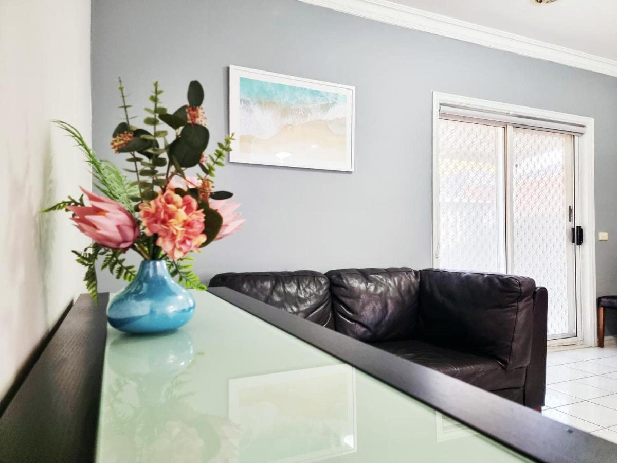 Rosie House-Spacious Comfortable Home Melbourne Bagian luar foto