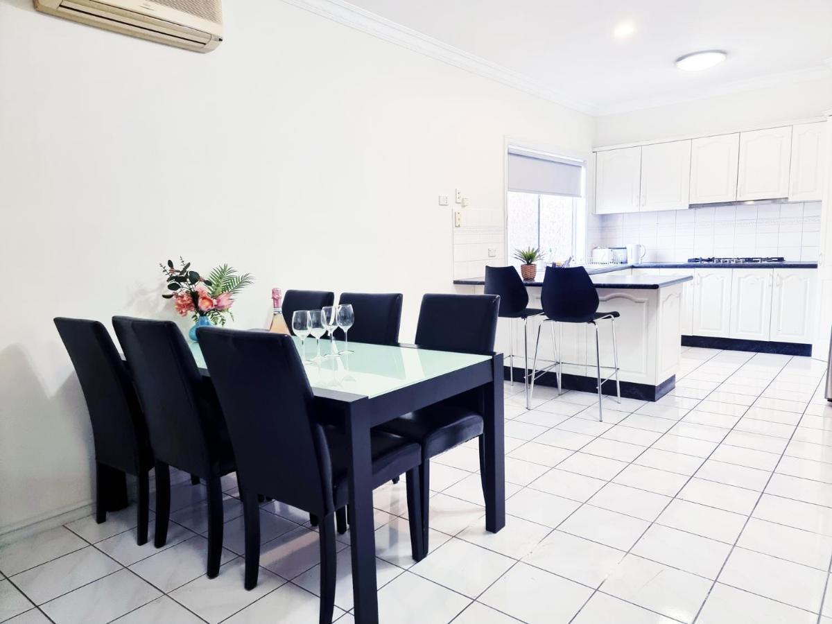 Rosie House-Spacious Comfortable Home Melbourne Bagian luar foto